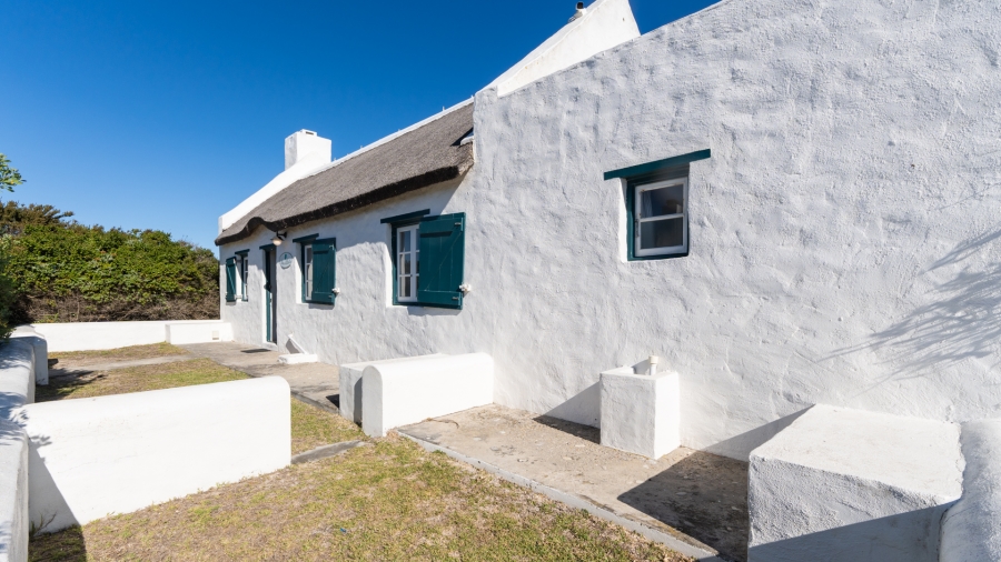 5 Bedroom Property for Sale in Struisbaai Western Cape